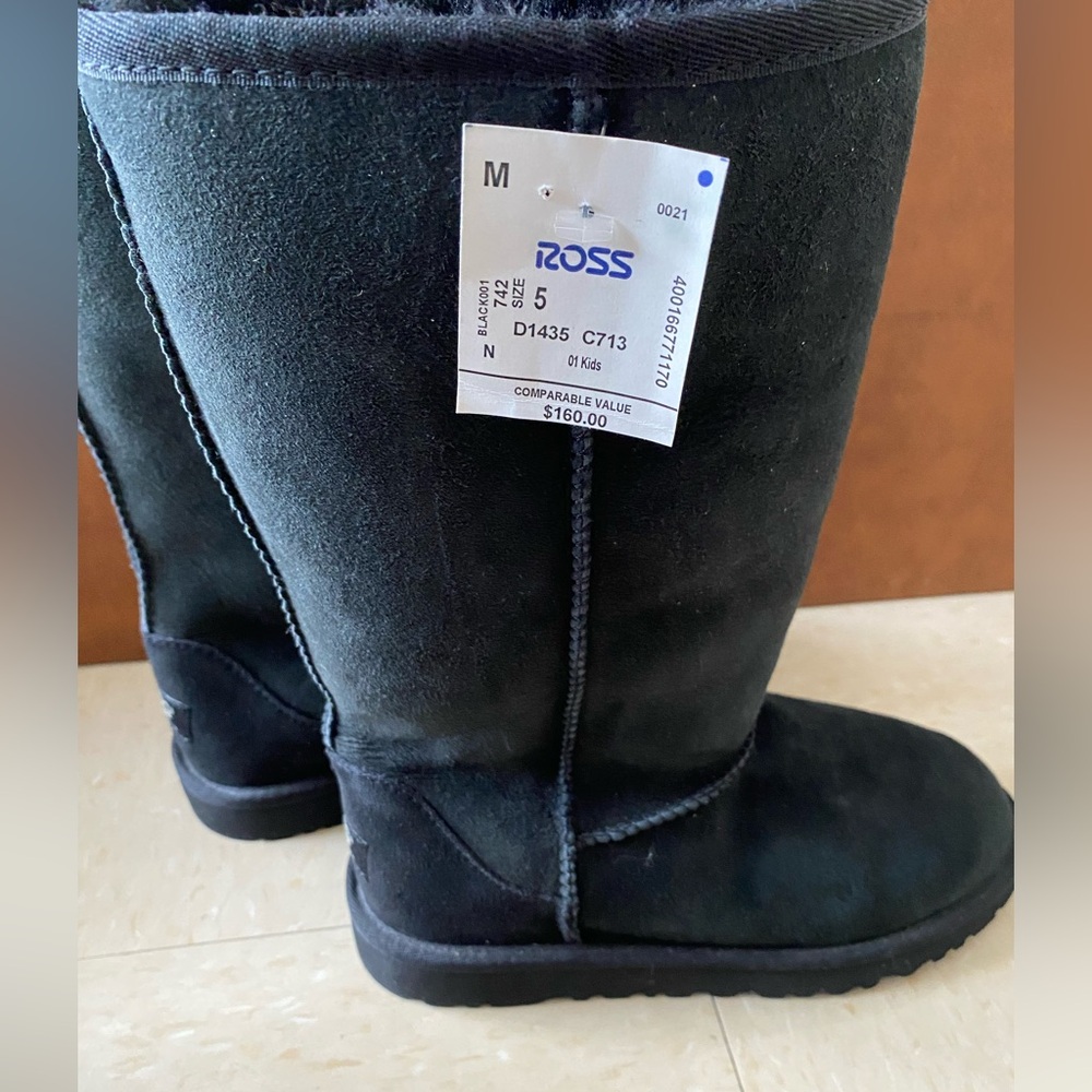 NWT UGG Girls Black Suede Classic Tall Boots Size 5